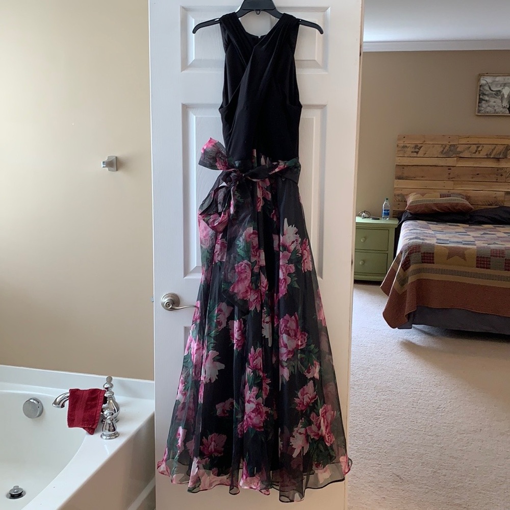 Women’s size 14 Eliza J dress black / rose
